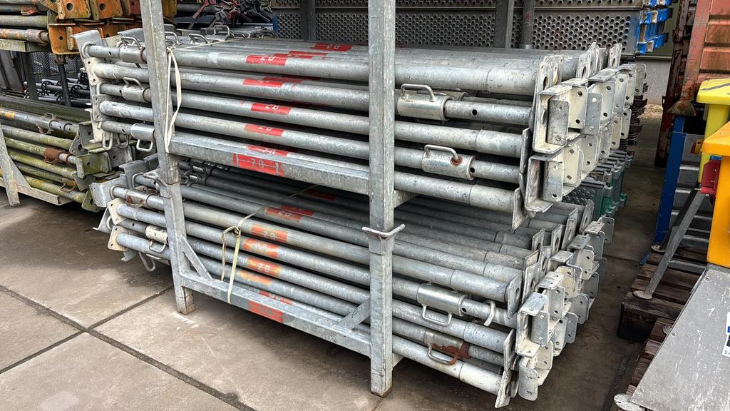 Hele nette gebruikte schroefstempels 210-350cm, Ophalen, Zo goed als nieuw, 5 meter of hoger