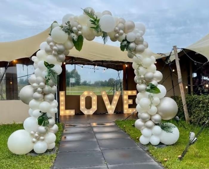 Licht Letters LOVE, Hobby en Vrije tijd, Feestartikelen | Verhuur, Ophalen, Zo goed als nieuw, Valentijn of Romantisch