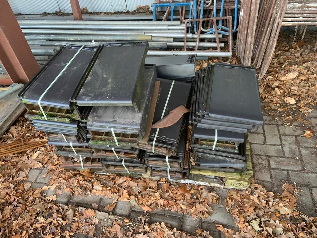 Gevelpannen, Ophalen, Steen of Klei, Zwart, 5 tot 10 m²