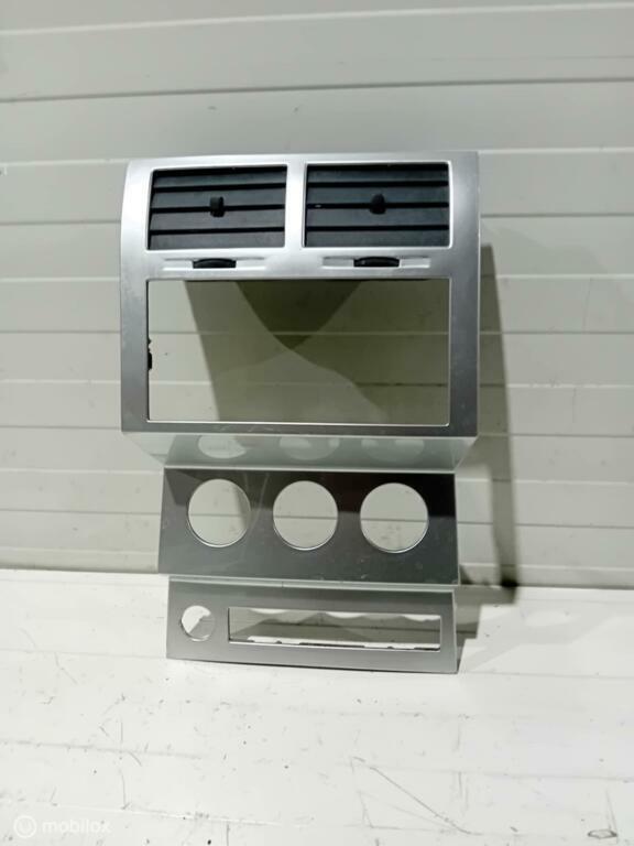 Middenconsole Dodge Nitro 1559526, Auto-onderdelen, Interieur en Bekleding, Ophalen of Verzenden, Gebruikt