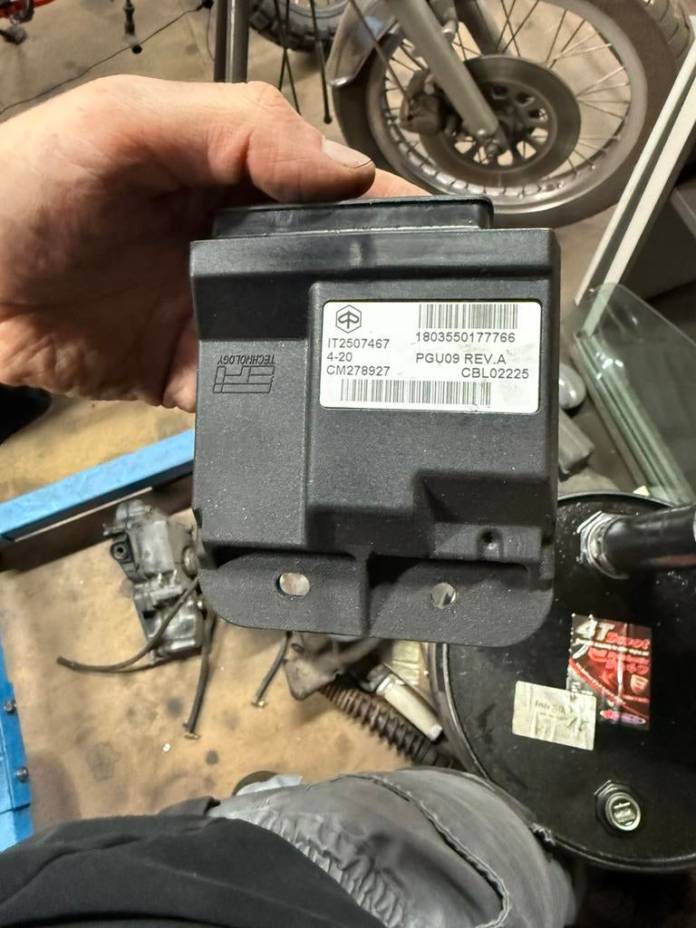 Ecu e4 vespa snor (2 stuks), Ophalen of Verzenden, Zo goed als nieuw, Overige typen, Vespa