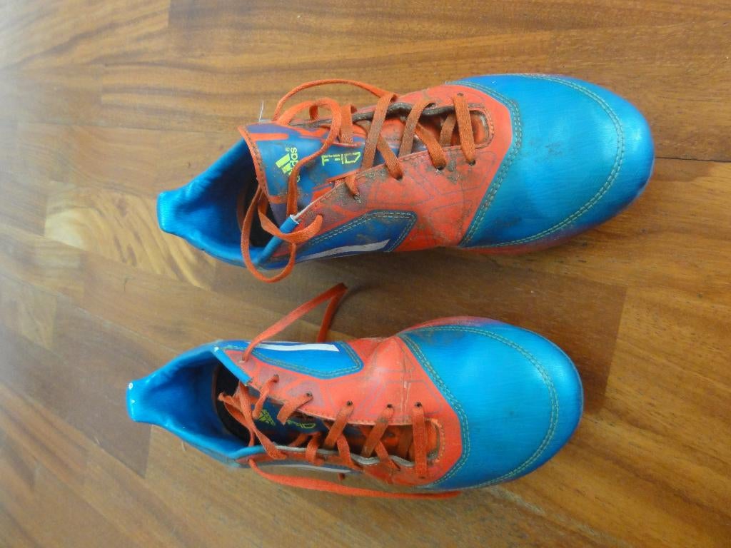 adidas voetbalschoen maat 40,5, Maat XS of kleiner, Ophalen, Gebruikt, Schoenen
