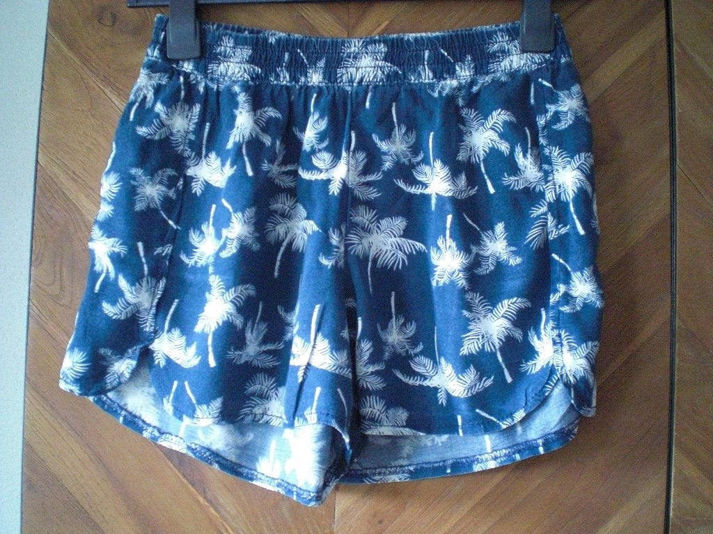 Leuke Korte Broek van H&M. Maat 158, Kinderen en Baby's, Kinderkleding | Maat 158, Broek, Gebruikt, Meisje, H&M