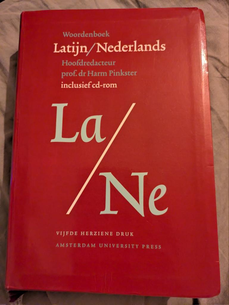 Woordenboek Latijn - Nederlands, Boeken, Latijn, Overige uitgevers, Ophalen of Verzenden, Zo goed als nieuw