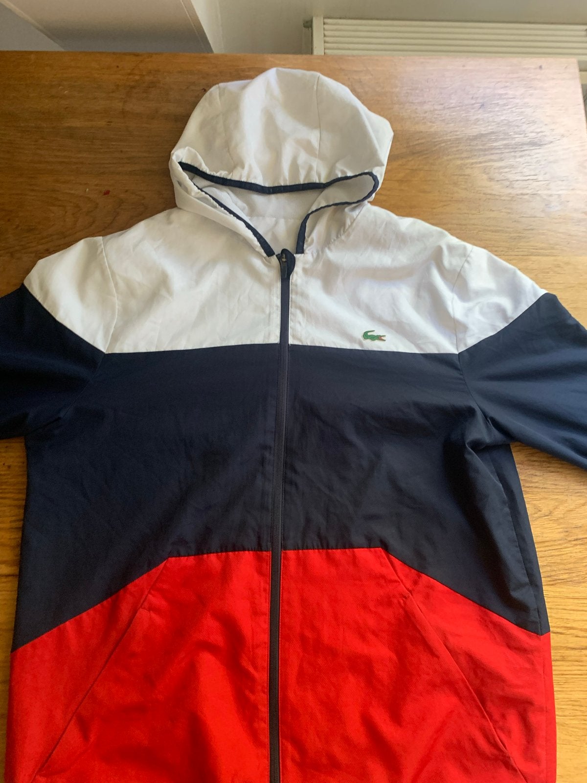 Lacoste windjack - Wit, Blauw, Rood, Ophalen of Verzenden, Zo goed als nieuw, Maat 48/50 (M), Meerkleurig