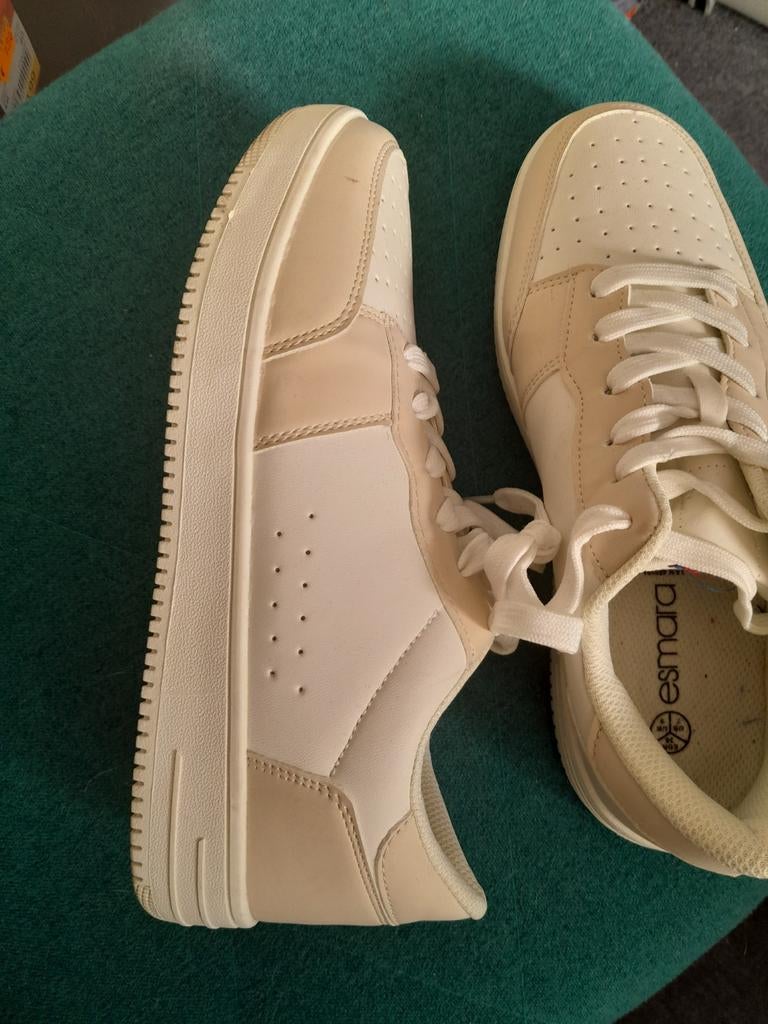 Sneakers maat 38 beige/ wit, Kleding | Dames, Schoenen, Ophalen of Verzenden, Zo goed als nieuw, Beige, Sneakers of Gympen