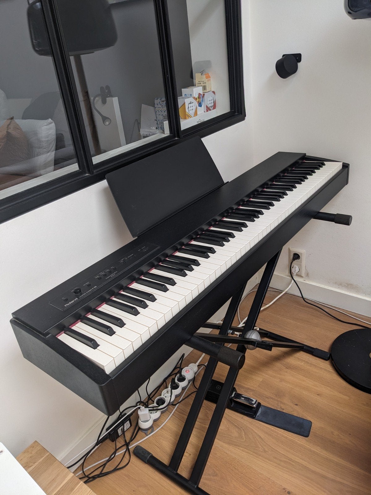 Roland F-20 Digitaal Piano - Zwart (voet niet inbegrepen), Ophalen, Gebruikt, Zwart, Digitaal