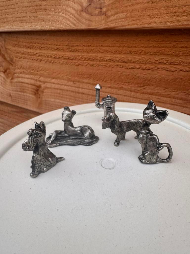 Tinnen beeldjes hondjes hertje kachel kat, Verzenden