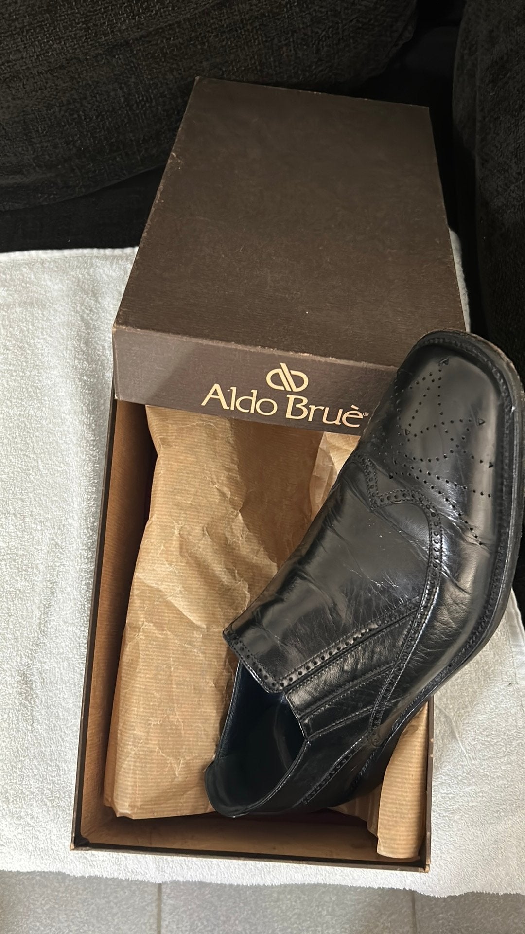 Aldo Brue, Ophalen, Gedragen