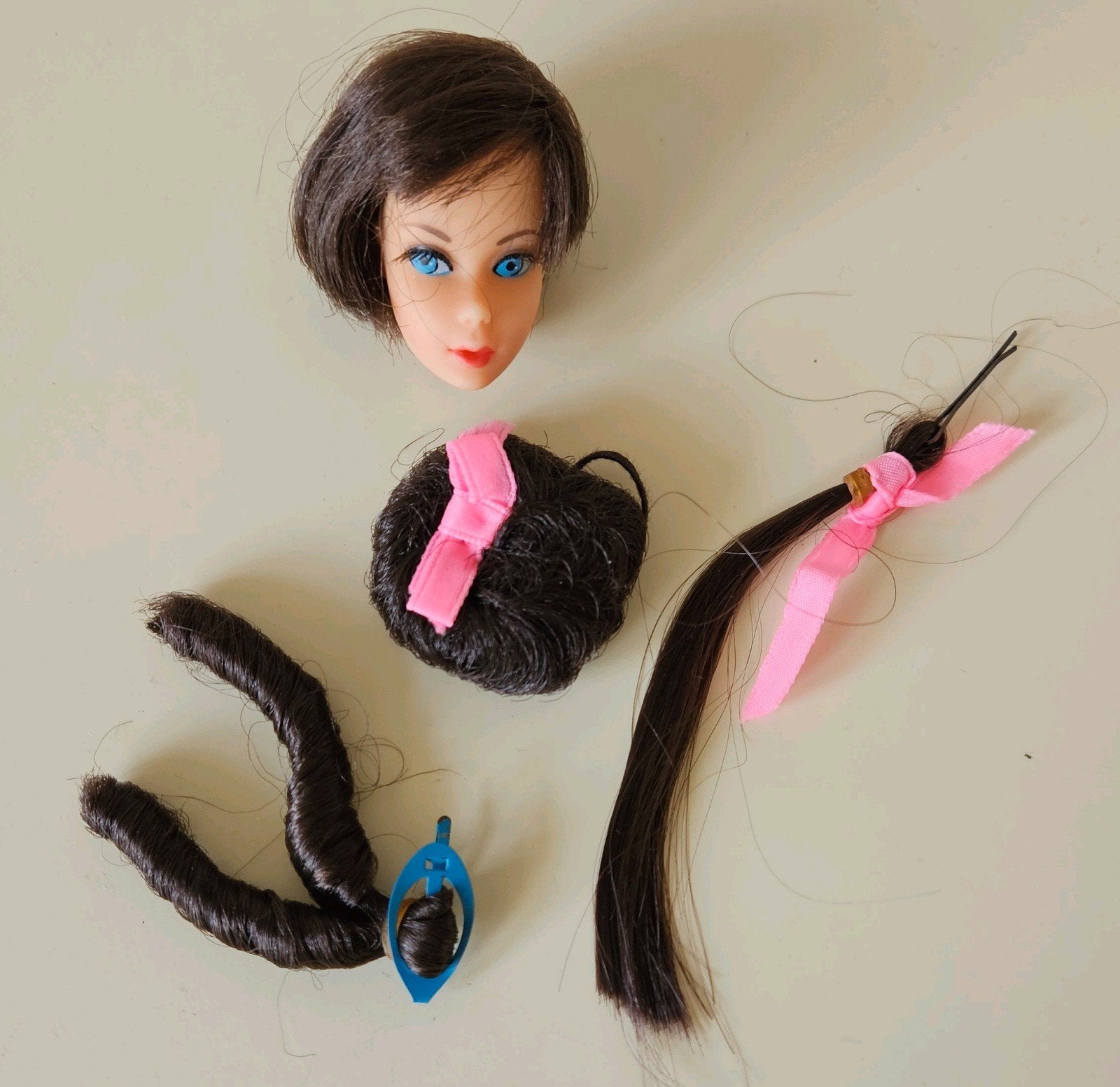 Vintage Barbie hoofd Brunette en haarstukjes Hair, Verzamelen, Ophalen of Verzenden, Gebruikt, Overige typen