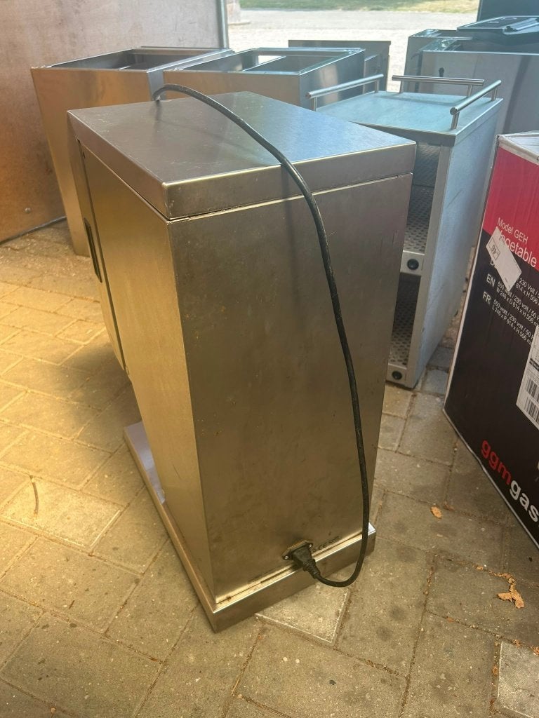 2 Elektrische Satégrillen, Ophalen, Gebruikt, Overige materialen