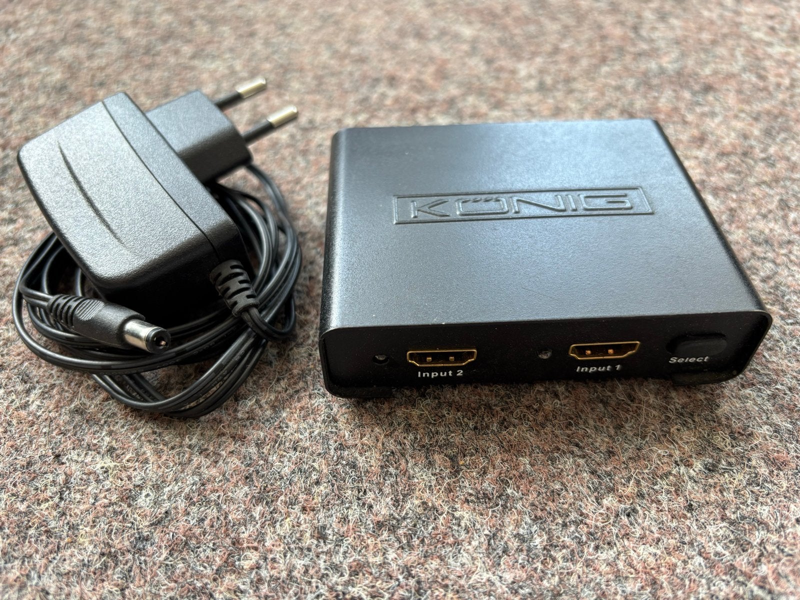 König 2-poorts HDMI Switch (KN-HDMISW10) met adapter, Ophalen of Verzenden, Zo goed als nieuw