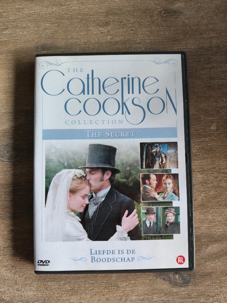 5490 catherine cookson -the secret - liefde is de boodschap, Alle leeftijden, Verzenden, Zo goed als nieuw, Romantische komedie