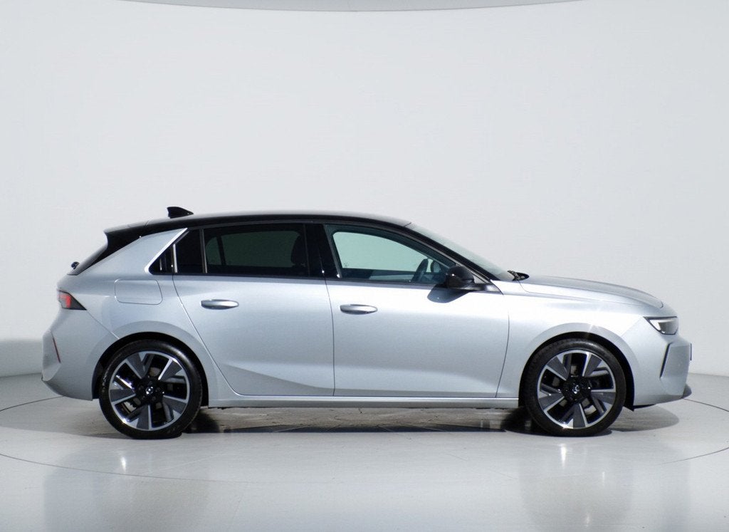Opel Astra 1.2 Edition|Virtual|ACC|Carplay|PDC|Clima|DAB|BT, Voorwielaandrijving, Stof, Euro 6, Electronic Stability Program (ESP)