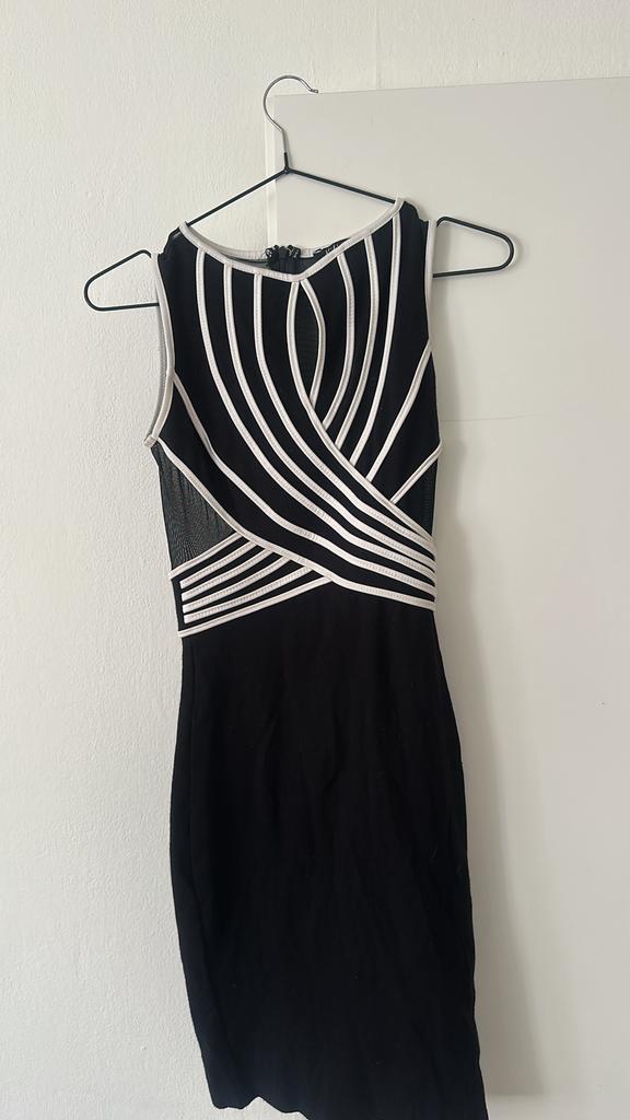Elegante jurk, Kleding | Dames, Jurken, Zwart, Ophalen of Verzenden, Maat 36 (S), Gedragen