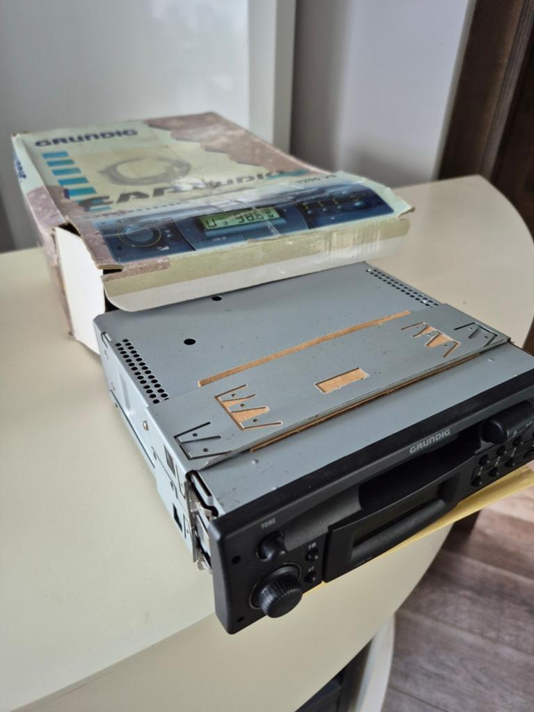 Grundig 1200VD Cassetterecorder in doos - speelt goed, Auto diversen, Autoradio's, Ophalen of Verzenden, Zo goed als nieuw