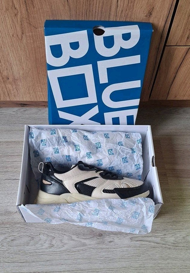 BLUE BOX Sneaker zwart beige Maat 39🙂, Blue Box, Blauw, Nieuw, Ophalen of Verzenden