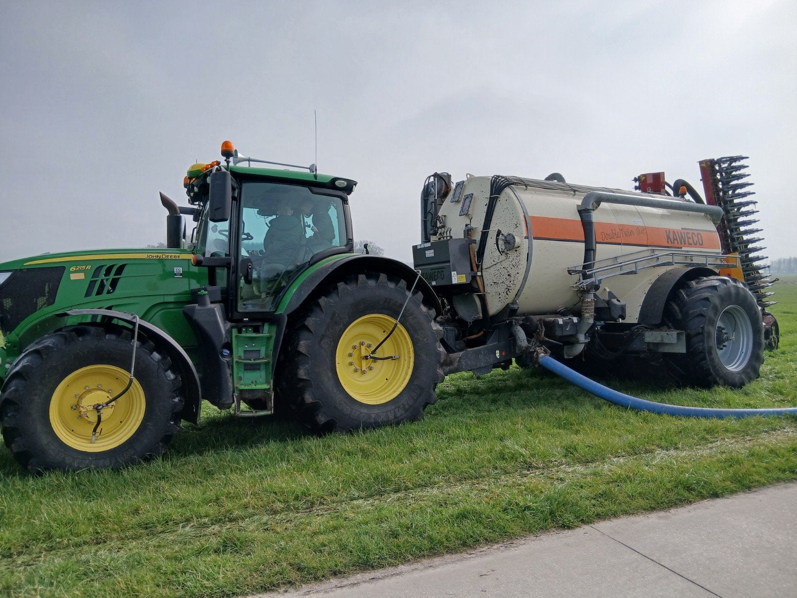 kaweco mesttank dubbeltwin 4 wiel 16000 liter giertank