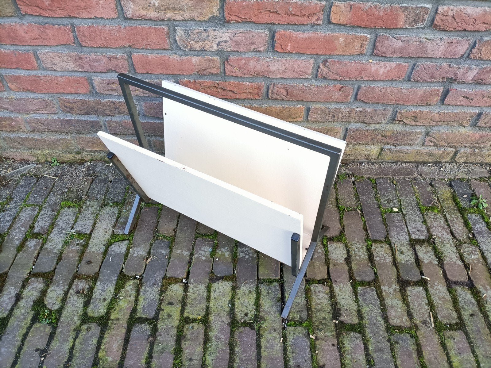 Vintage mid century krantenbak. Retro lectuurbak., Huis en Inrichting, Woonaccessoires | Krantenbakken en Lectuurbakken, Ophalen