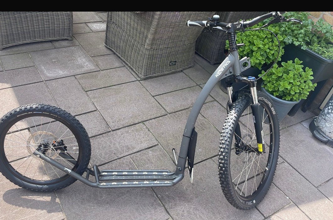 Complete Kostka terreinstep / dogscooter met vering, Fietsen en Brommers, Ophalen, Zo goed als nieuw, Elektrische step (E-scooter)