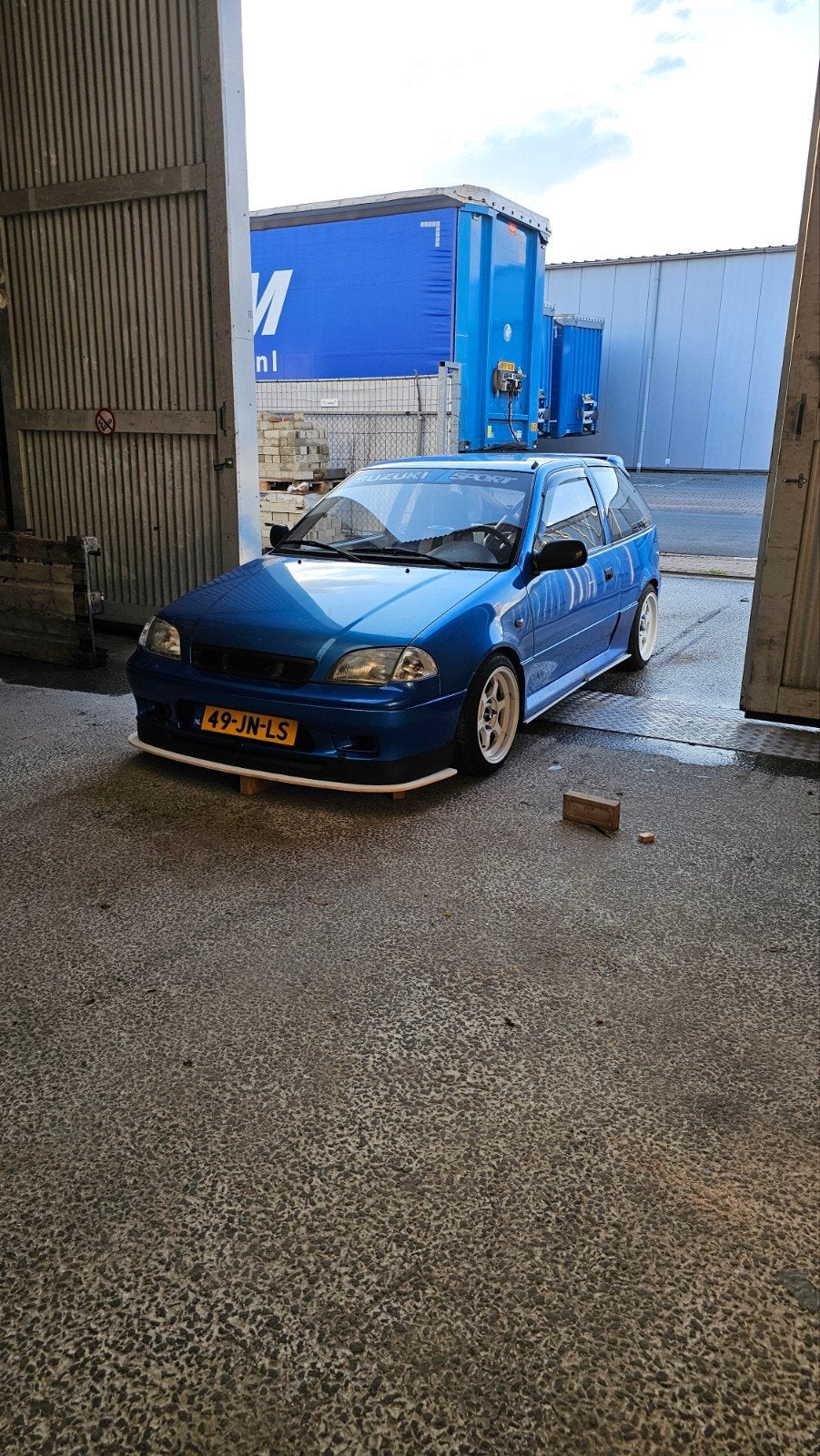 Diverse onderdelen suzuki swift 2002 te koop, Ophalen of Verzenden, Suzuki, Spatbord