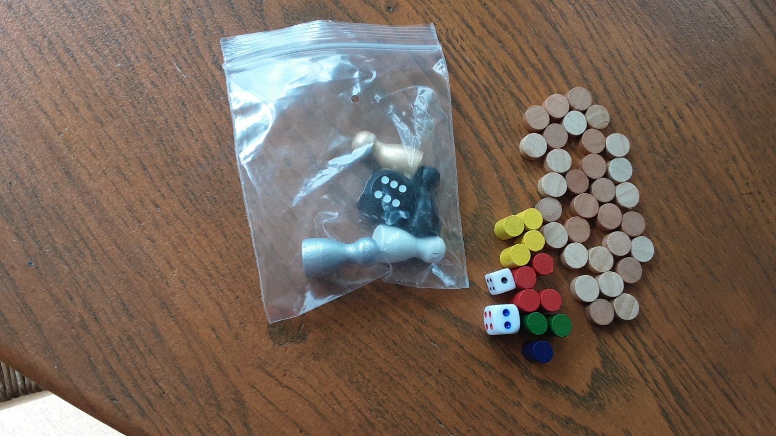 Diverse accessoires voor bordspellen - pionnen, dobbelstenen, Ophalen of Verzenden, Gebruikt