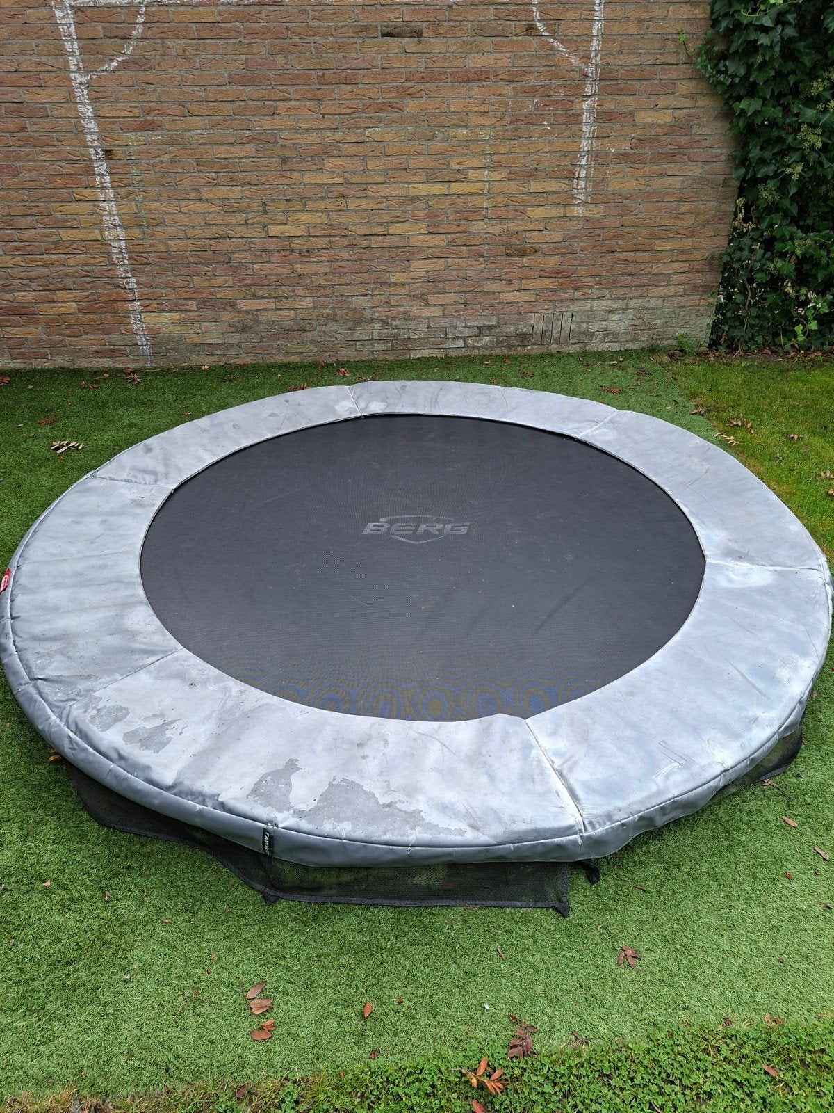 Inground Berg trampoline, Ophalen