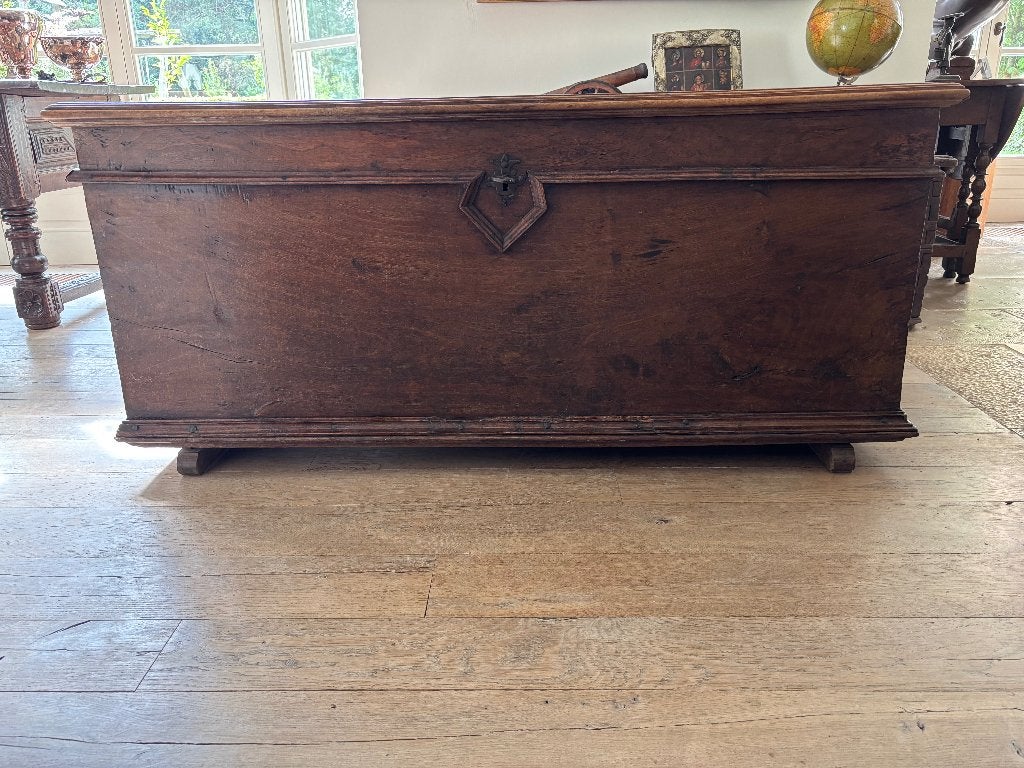 17e eeuw ca 1650 prachtige notenhouten deken kist izgs mooi!, Ophalen