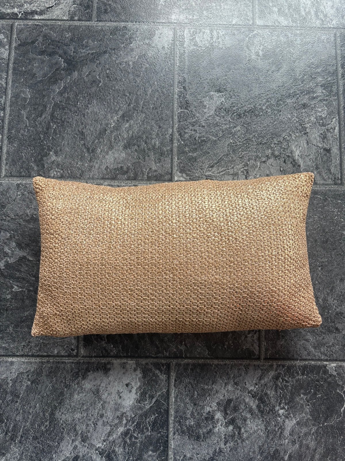 Goudkleurig sierkussen, rechthoekig, Overige merken, Gebruikt, Ophalen of Verzenden, Sierkussen