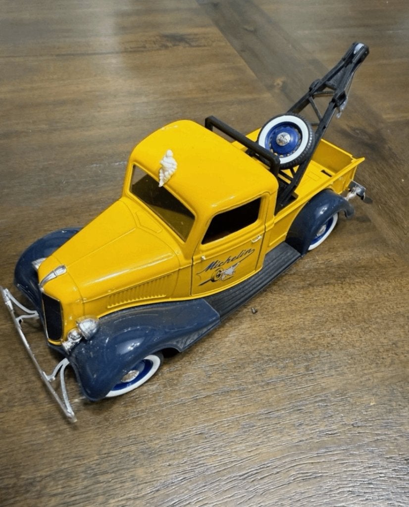 Ford V8 Tow Truck Michelin 1:18 Solido, Ophalen of Verzenden, Zo goed als nieuw, Auto, Solido