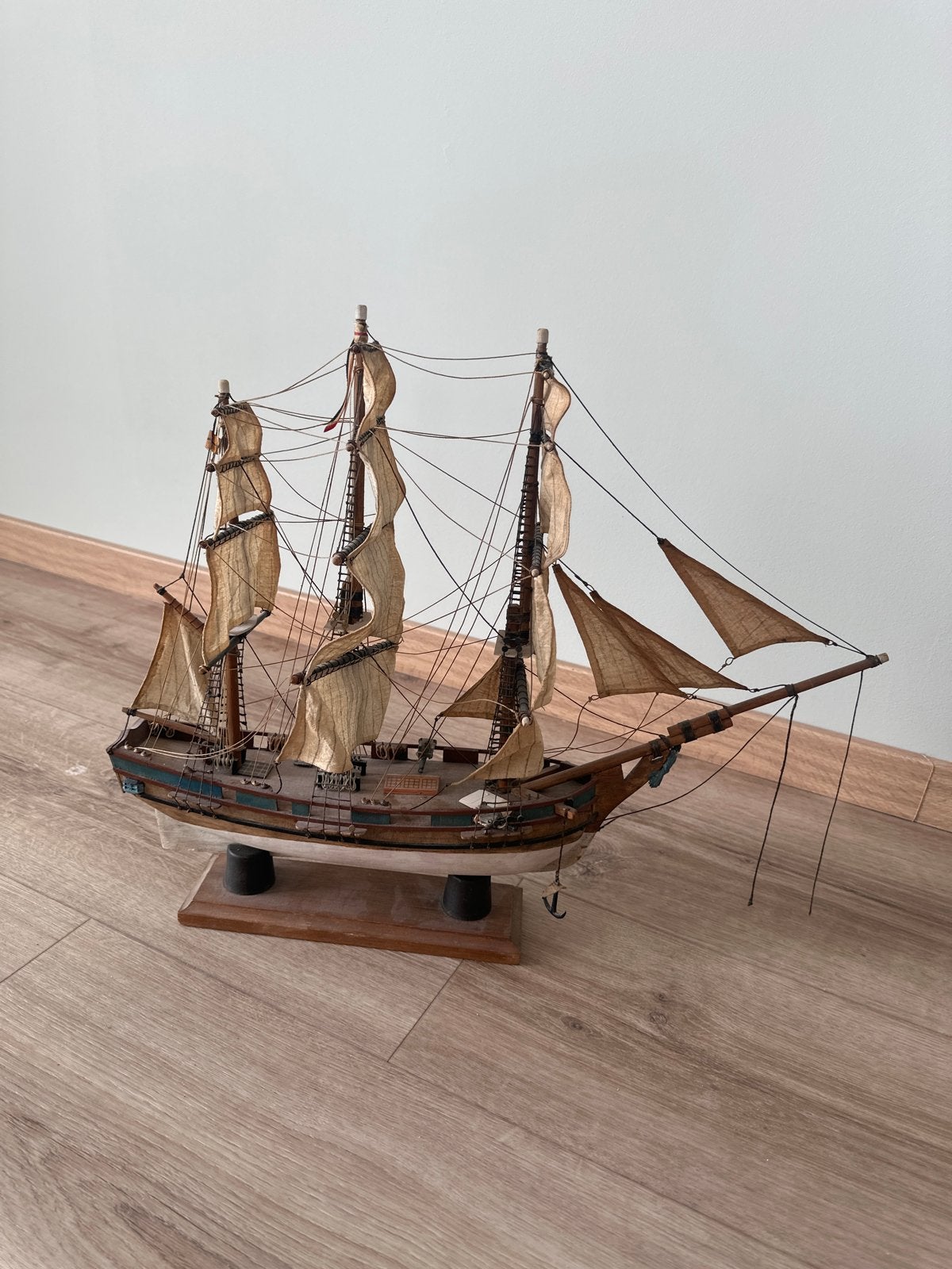 Handgemaakt houten model HMS Bounty - 47x40 cm, Ophalen of Verzenden, Gebruikt, 1:50 tot 1:200, Overige merken