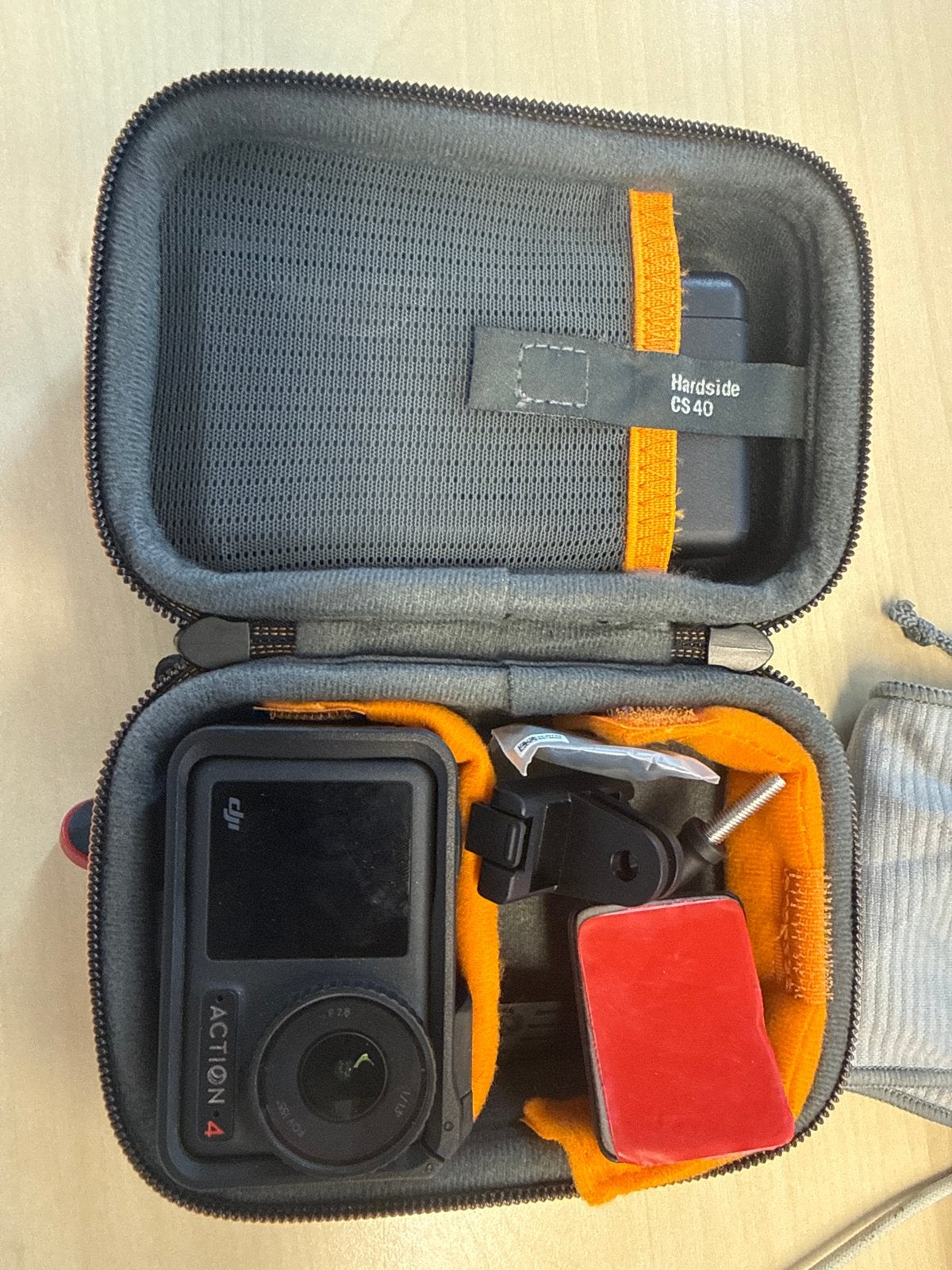 DJI Osmo Action 4 met accessoires en Lowepro hoes, DJI, Info@dji.com, Zo goed als nieuw, DJI