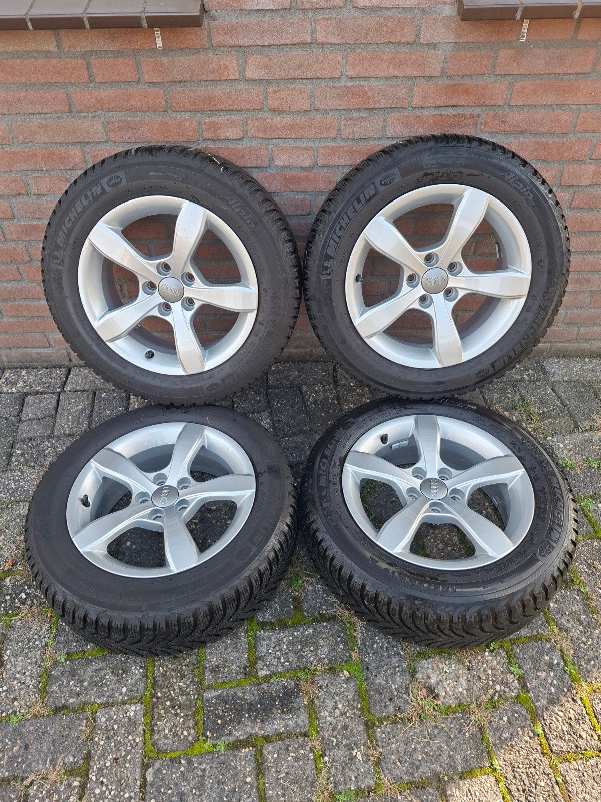Audi 15 inch winterbanden met velgen - Michelin Alpin, Gebruikt, 15 inch, Banden en Velgen, Personenwagen