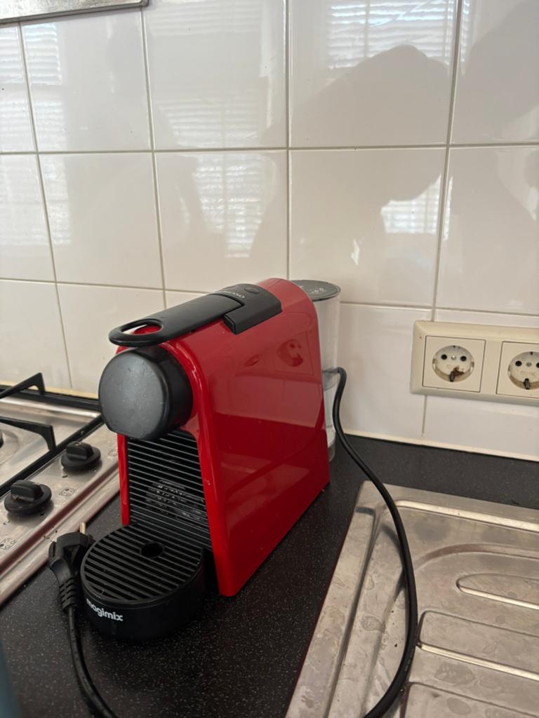 Nespresso Magimix rood, Witgoed en Apparatuur, Koffiezetapparaten, Ophalen, Gebruikt, Espresso apparaat