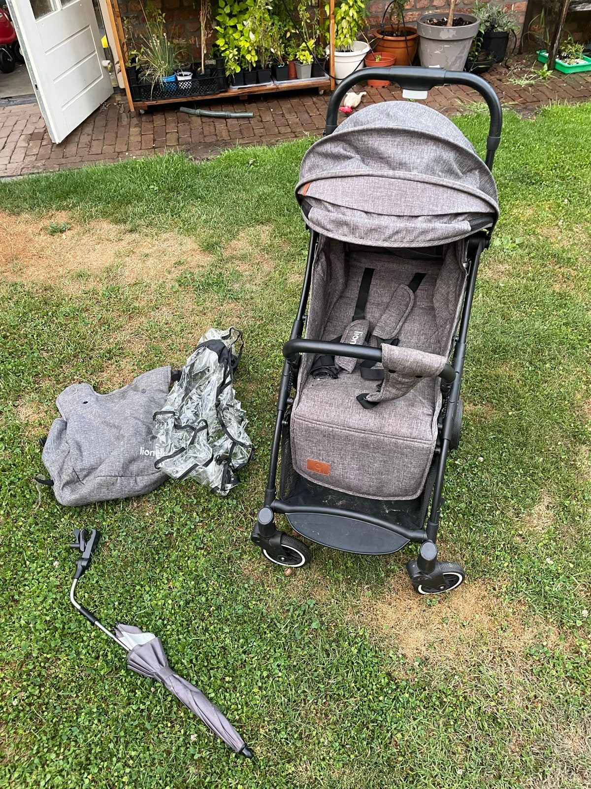 Lionelo kinderwagen met accessoires, Ophalen, Gebruikt, Kinderwagen, Overige merken