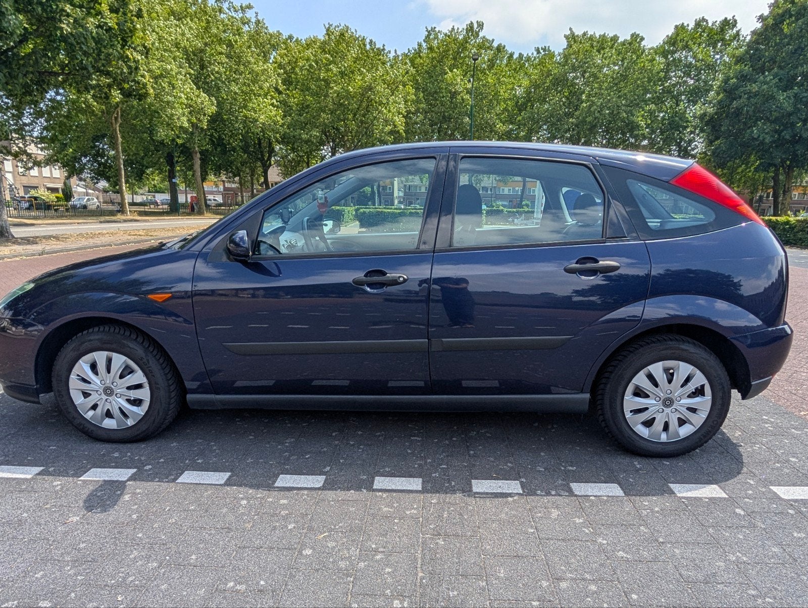 Ford Focus 1.4I 55KW 2000 Blauw, Auto's, 4 cilinders, Blauw, 49 €/maand, Origineel Nederlands