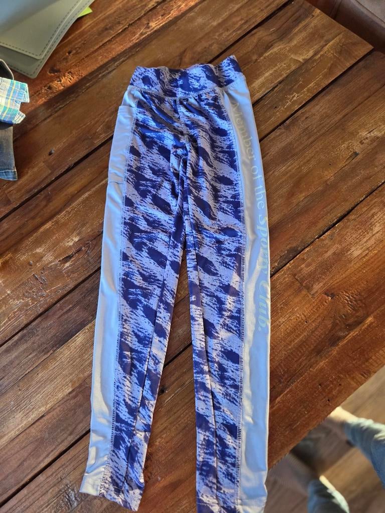 Leuke sportlegging voor een meisje maat 134/140, Ophalen of Verzenden, Zo goed als nieuw, Meisje, Sport- of Zwemkleding