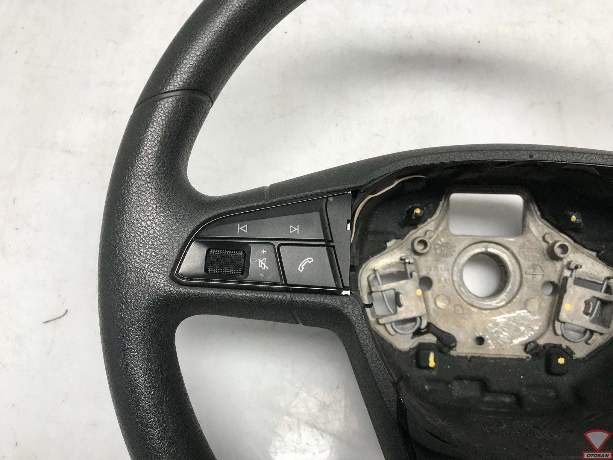 Seat Leon 5F Stuurwiel Stuur Multifunctioneel MF, Auto-onderdelen, Gebruikt, Autovia A-2, Km 585 585
08760  Martorell, ES, Ophalen of Verzenden