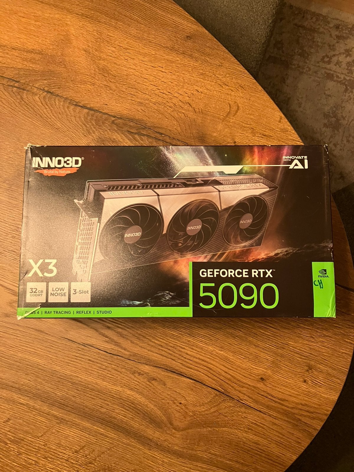 NVIDIA GeForce RTX 5090 INNO3D 32GB videokaart, Computers en Software, Videokaarten, Overige soorten, Ophalen of Verzenden, Zo goed als nieuw