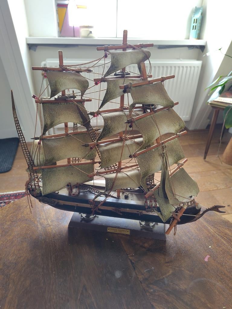 Oud scheepsmodel: Spaanse Fregat uit 1780 - Opknapper, Hobby en Vrije tijd, Modelbouw | Boten en Schepen, Ophalen of Verzenden