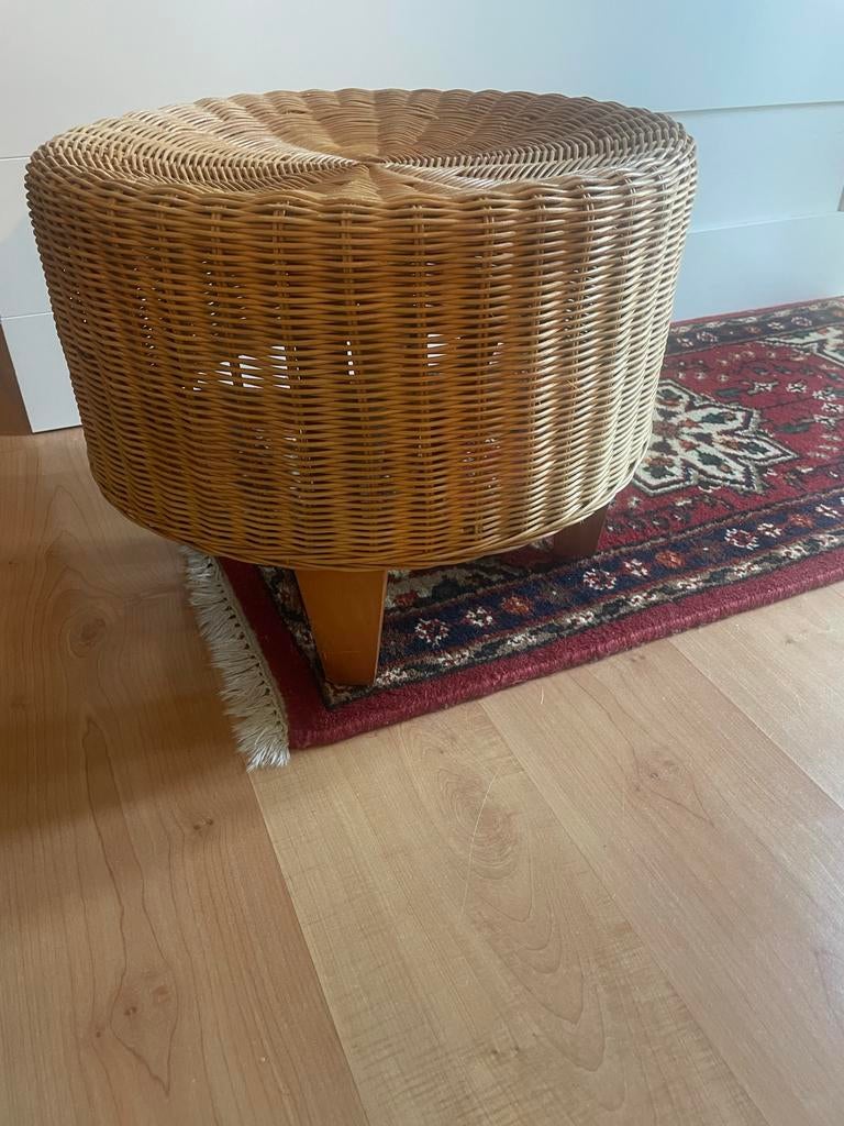 Rotan bijzettafel / krukje, Huis en Inrichting, Tafels | Bijzettafels, Ophalen, Minder dan 55 cm, Gebruikt, Rond