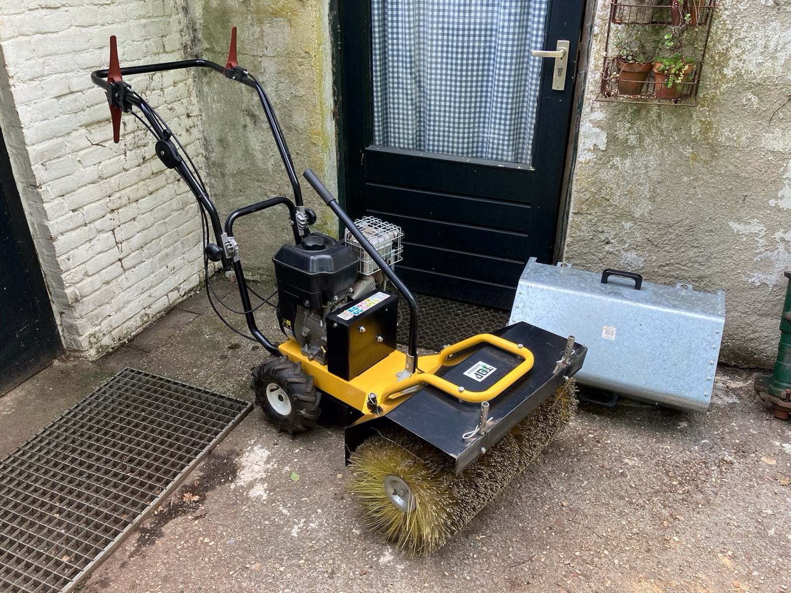 Top Garden VM-600 Veegmachine B&S motor met opvangbak, Ophalen, Gebruikt