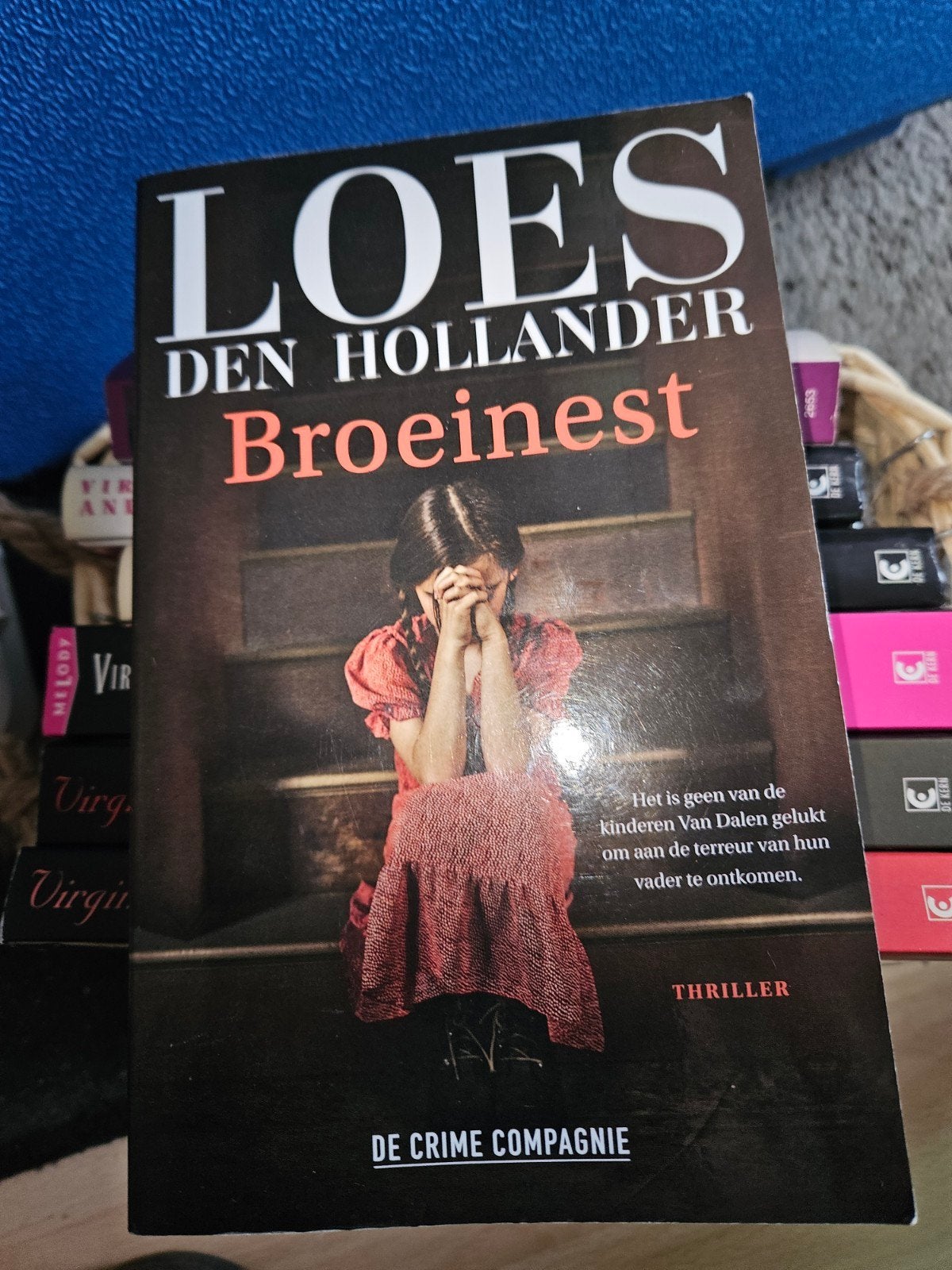 Loes den Hollander - Broeinest (Paperback, Thriller), Ophalen, Gelezen, Loes den Hollander