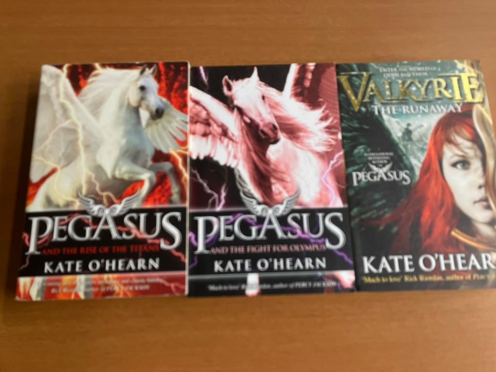 Kate O Hearn Pegasus & Valkyrie, Ophalen of Verzenden, Zo goed als nieuw