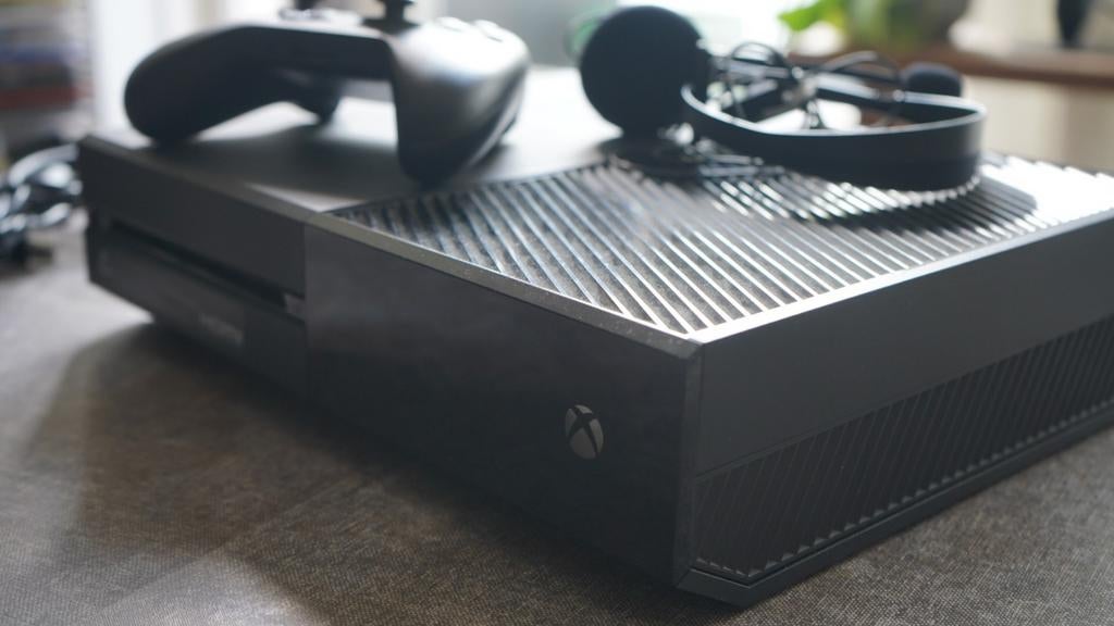 Xbox One + controller + headset + 5 games (compleet pakket), Ophalen, Online, Gebruikt, Overige genres