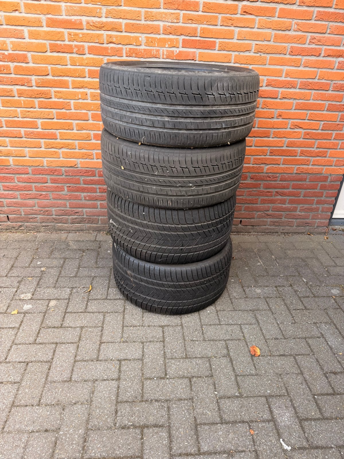 Zeer nette set Set winterbanden 22 inch 275/315 met 6/7mm, Ophalen, Gebruikt, Overige maten, Winterbanden