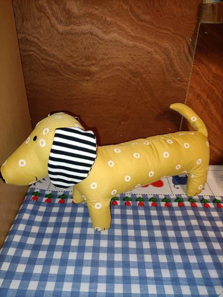 Teckel knuffel tekkel Hema 37 cm groot, Ophalen of Verzenden, Zo goed als nieuw, Overige typen