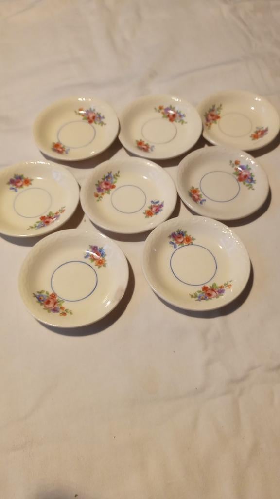 Bonbons schoteltjes 8 stuks 1 met schade, Antiek en Kunst, Antiek | Servies compleet, Ophalen of Verzenden