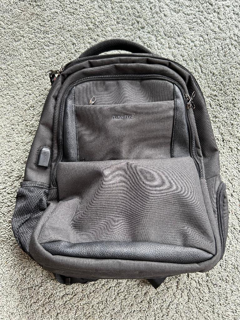 Laptop rugzak Tigernu donkergrijs, Ophalen, 15 inch, Grijs, Zo goed als nieuw