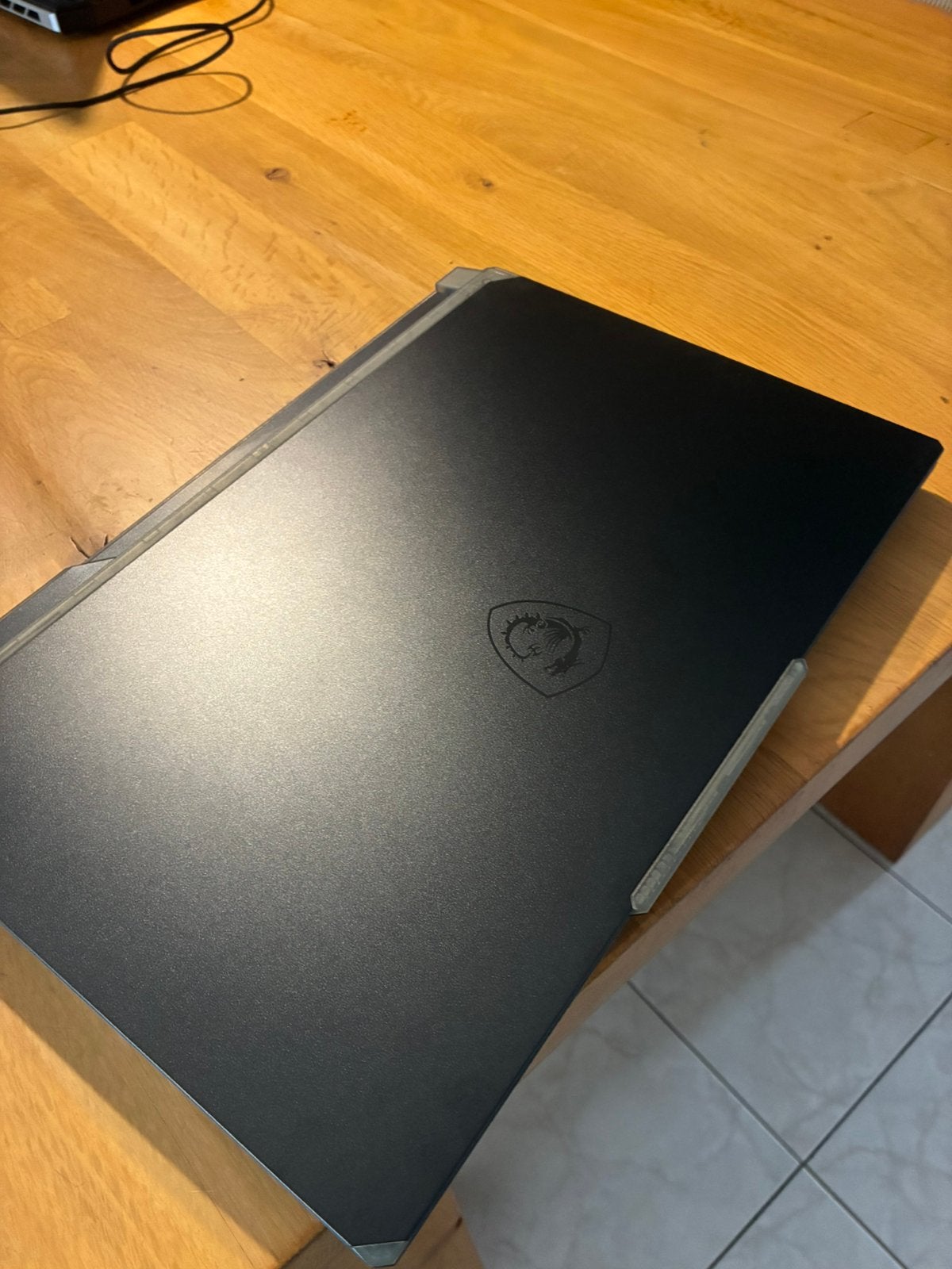 Msi cyborg a13v, Ophalen, Met videokaart, 2 tot 3 Ghz, Zo goed als nieuw